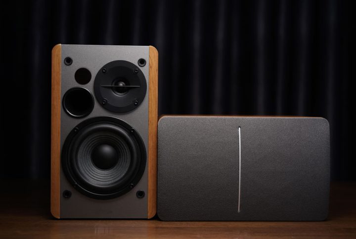 Why Bookshelf Speakers Outperform Soundbars in Every Way